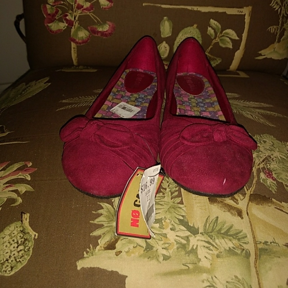 Maroon flats